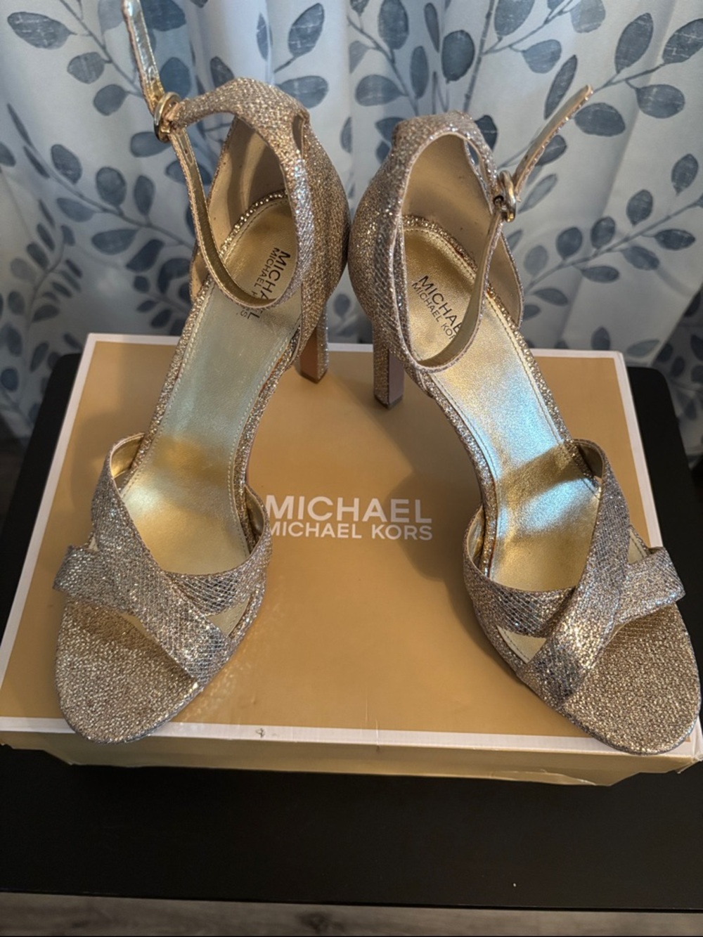 Michael Kors Alexia Sandal Glitter Gold Ankle-Strap Heels size 10